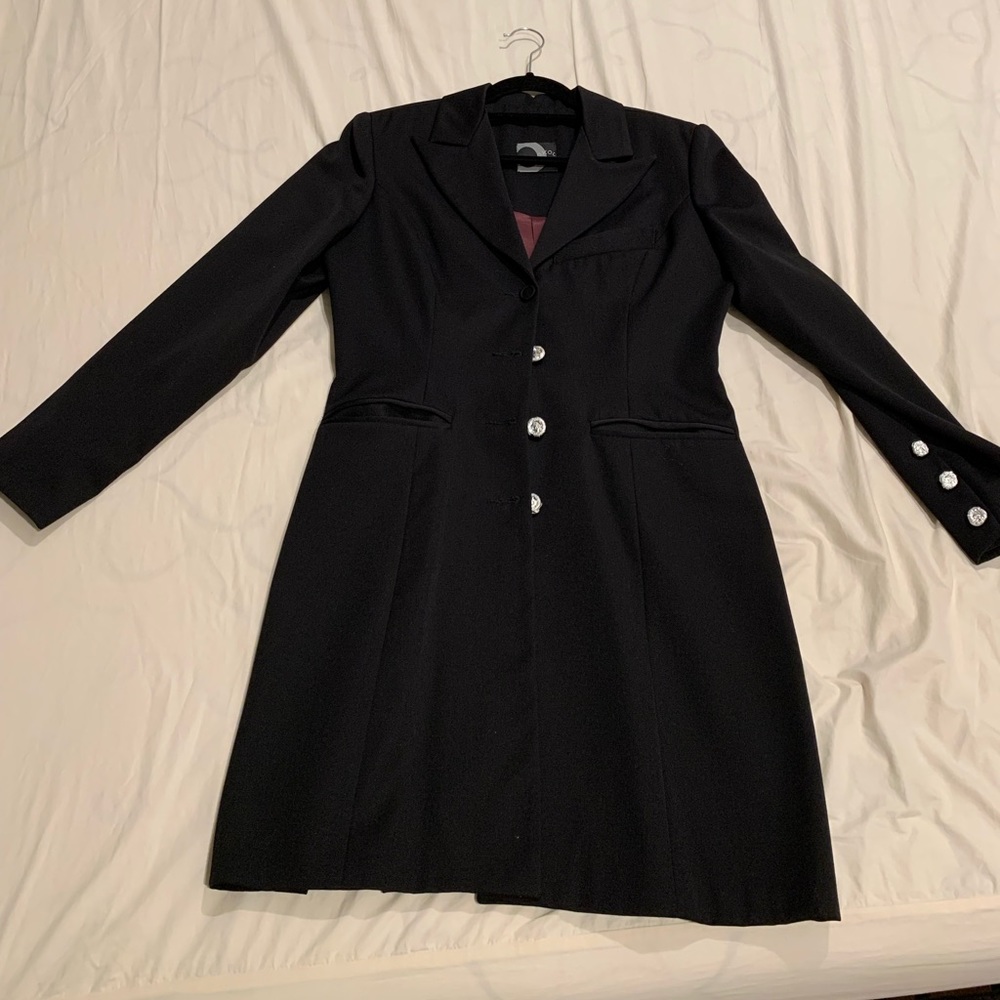 Sooooo black jacket